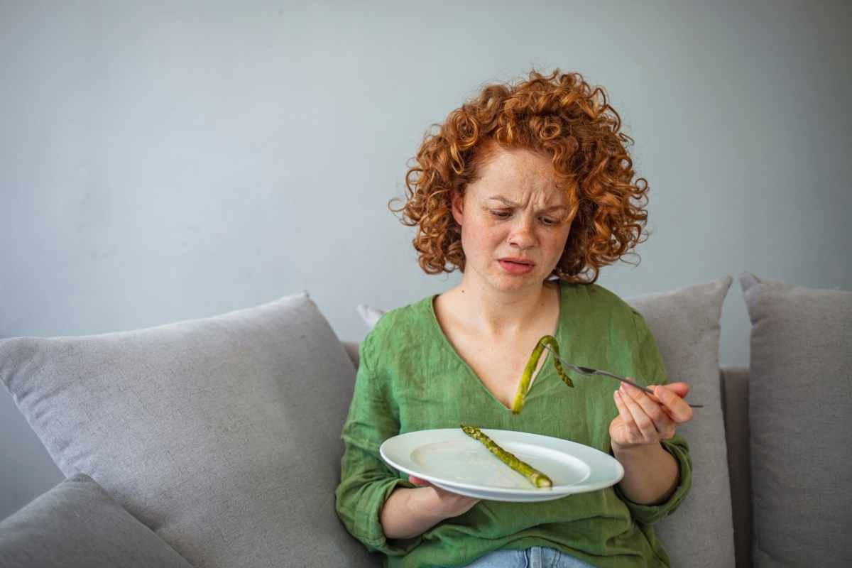Tiêu hóa kém kéo dài ảnh hưởng thế nào đến cảm giác dễ chịu sau ăn?